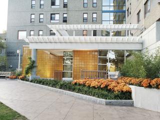 Entrance to 1550 Beacon Street at Center Communities of Brookline