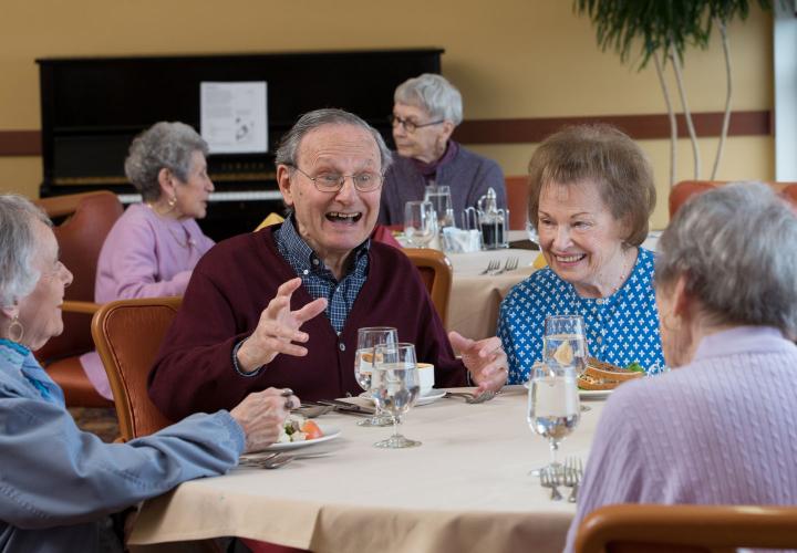 A couple sitting together at Center Communities of Brookline